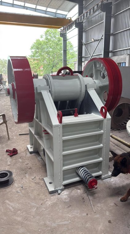 Jaw crusher final assembly