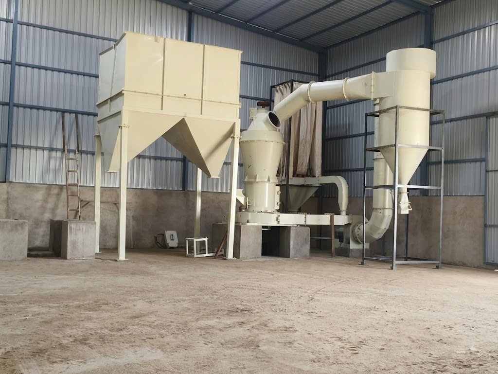 Raymond mill grinding and dust collection system